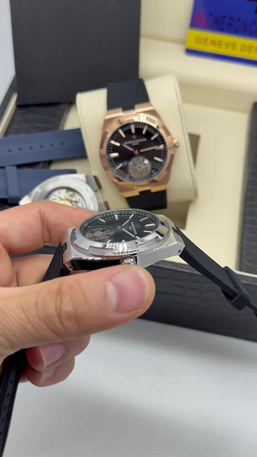 Miniatura: Vacheron Constantin Overseas Turbilhão Aço 40mm, Mostrador Preto