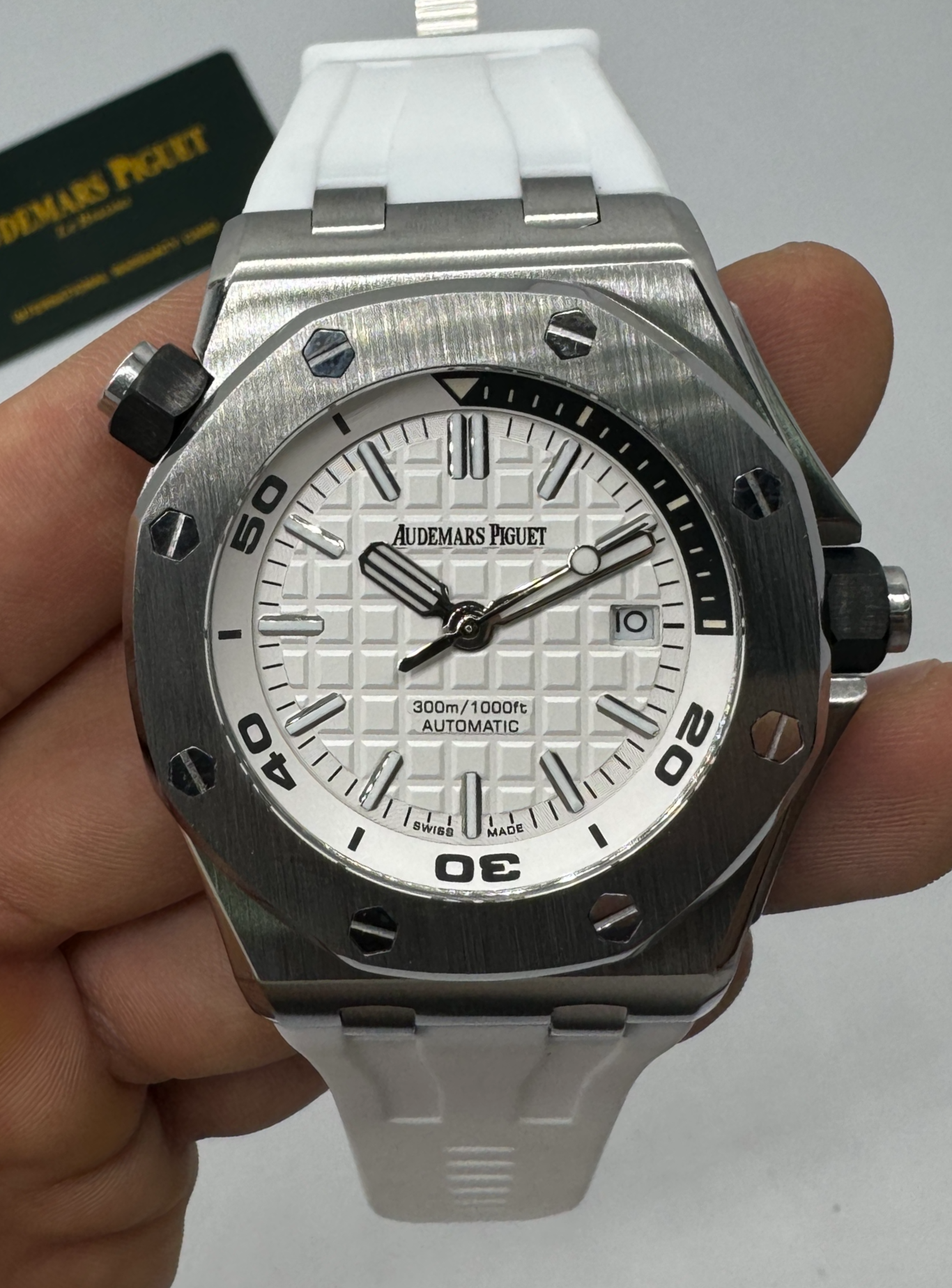 Audemars Piguet Offshore Royal Oak Diver 42mm, Mostrador Branco