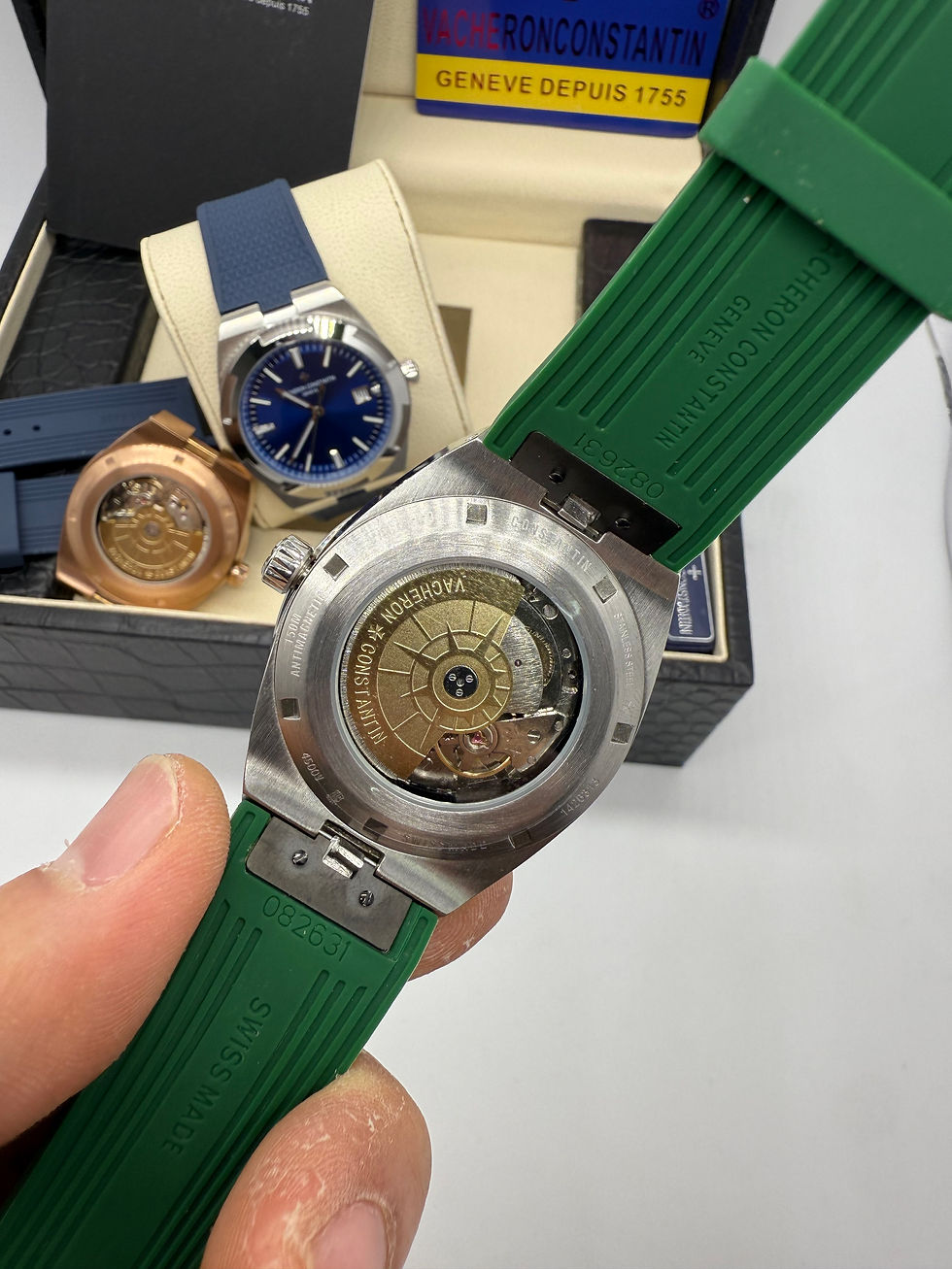 Thumbnail: Vacheron Constantin Overseas Aço 40mm, Mostrador Verde