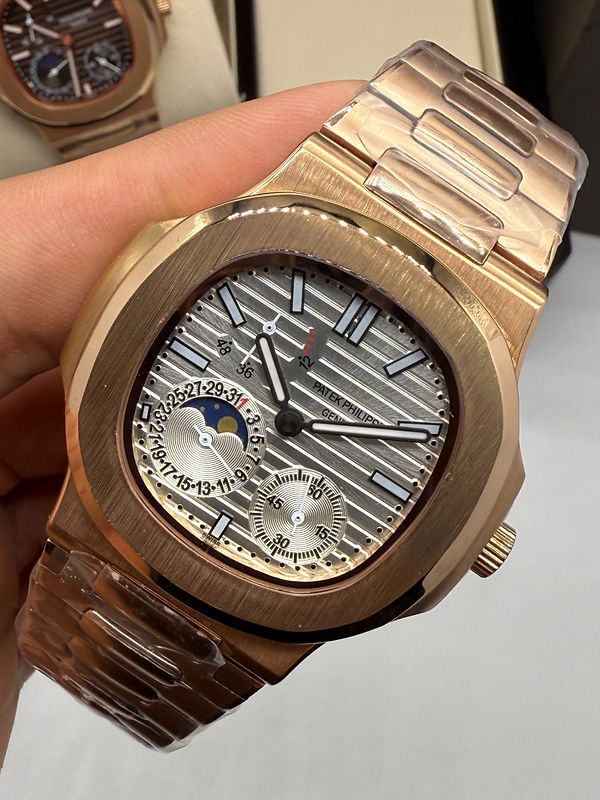 Patek Philippe Nautilus Fases da Lua 40mm, Aço/Rose, Mostrador Prata
