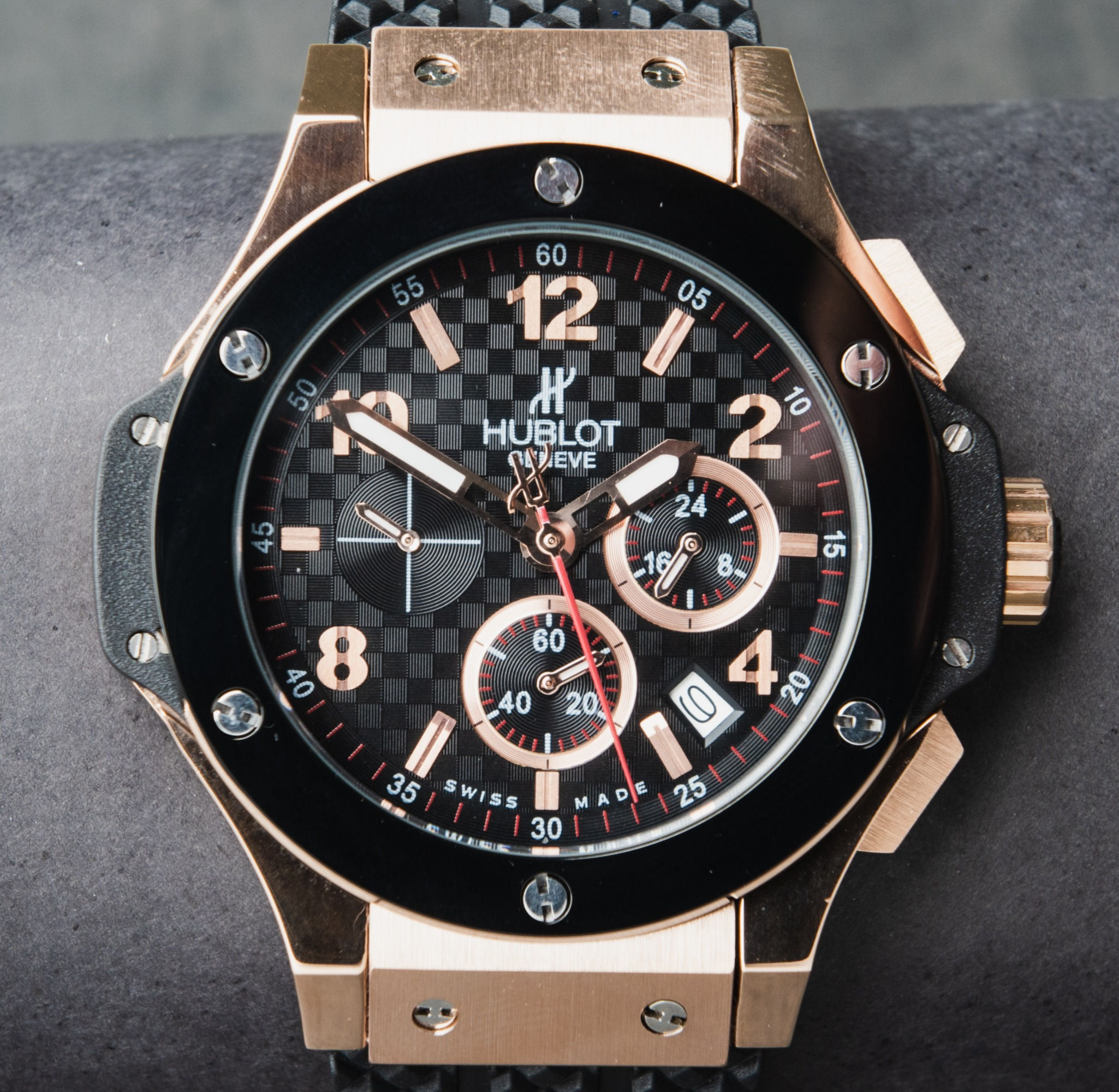 Hublot Big Bang - Rosé and Ceramics - Black background
