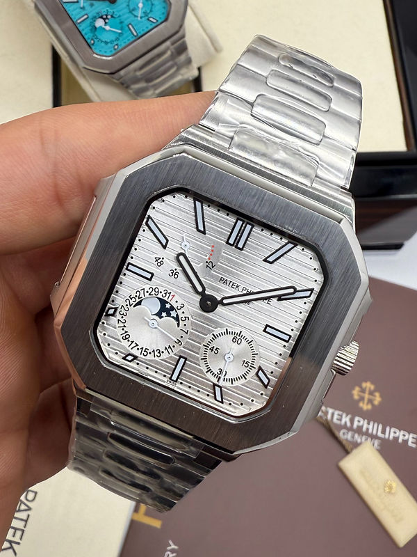 Patek Philippe Cubitus Aço, Fases da Lua 42mm, Mostrador Prata