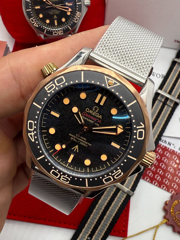 OMEGA DIVER 300M CO‑AXIAL MASTER CHRONOMETER 42mm - James Bond 007