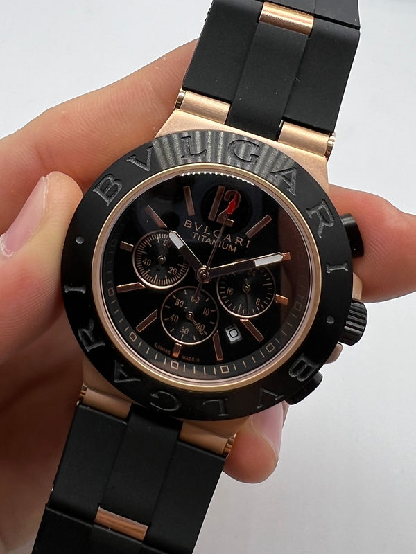 Bvlgari Aluminium Titanium Crono 44mm - Rose - Mostrador Preto