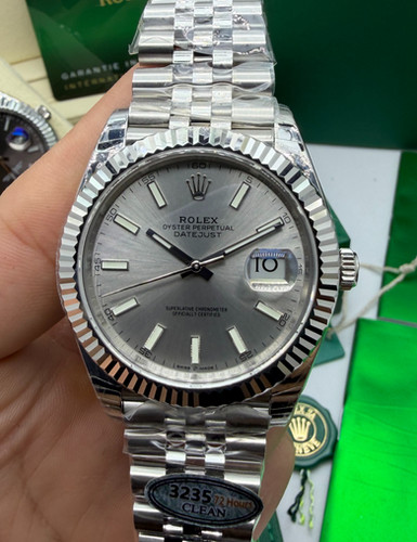 Rolex Datejust Aço 41mm, Mostrador Prata, Pulseira Jubilee - CLONE
