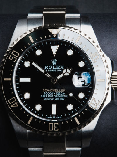 Rolex Sea-Dweller 43mm Aço/Dourado Mostrador Preto Luneta Preta