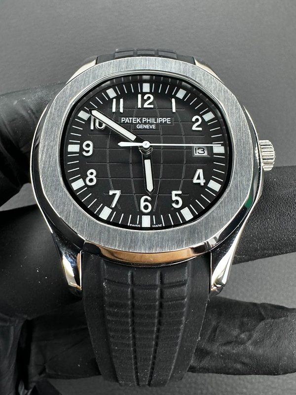 Patek Philippe Aquanaut 42mm Aço Mostrador Preto Pulseira Borracha