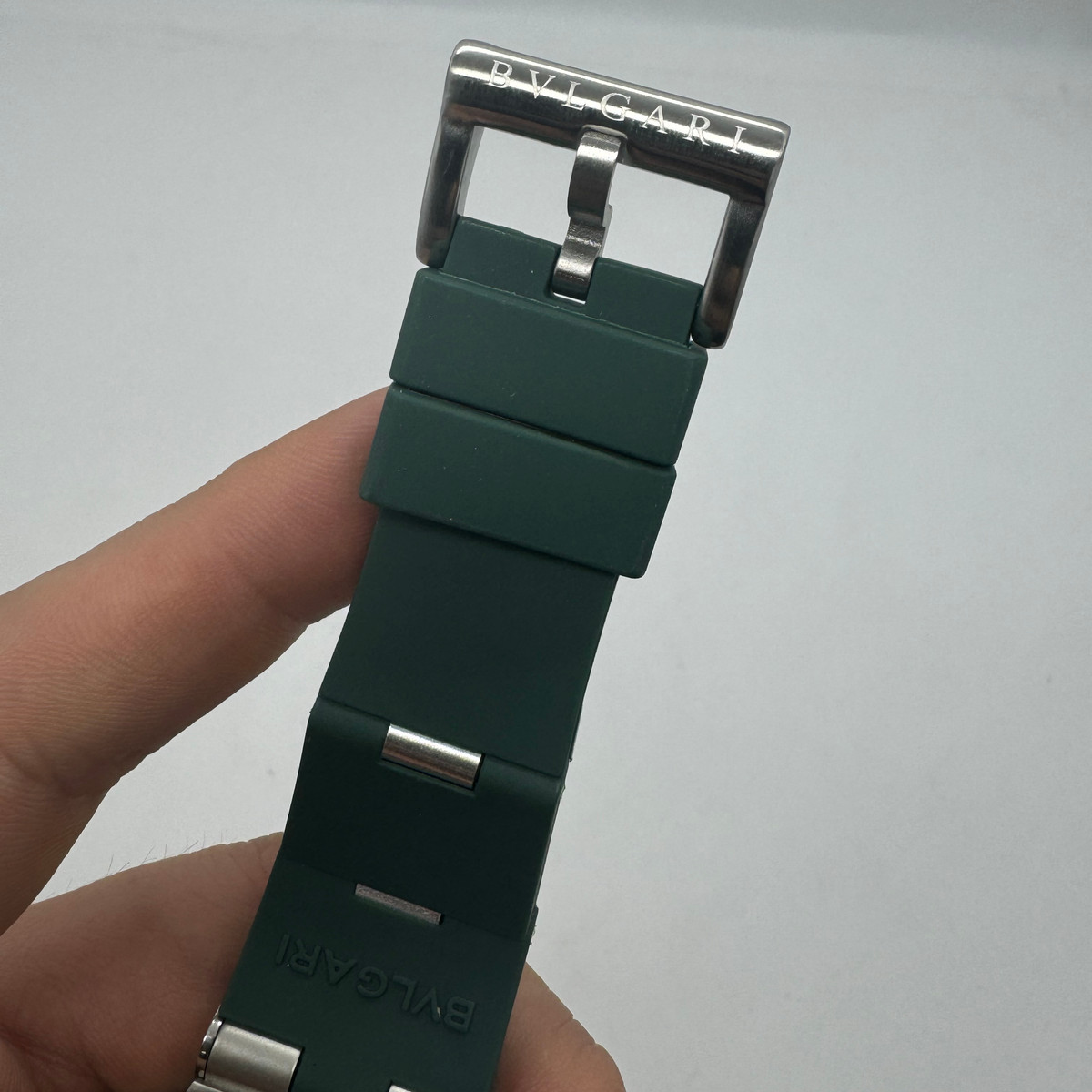 Bvlgari Alumium 40mm - Mostrador Cinza Aluminio Pulseira Borracha Verde