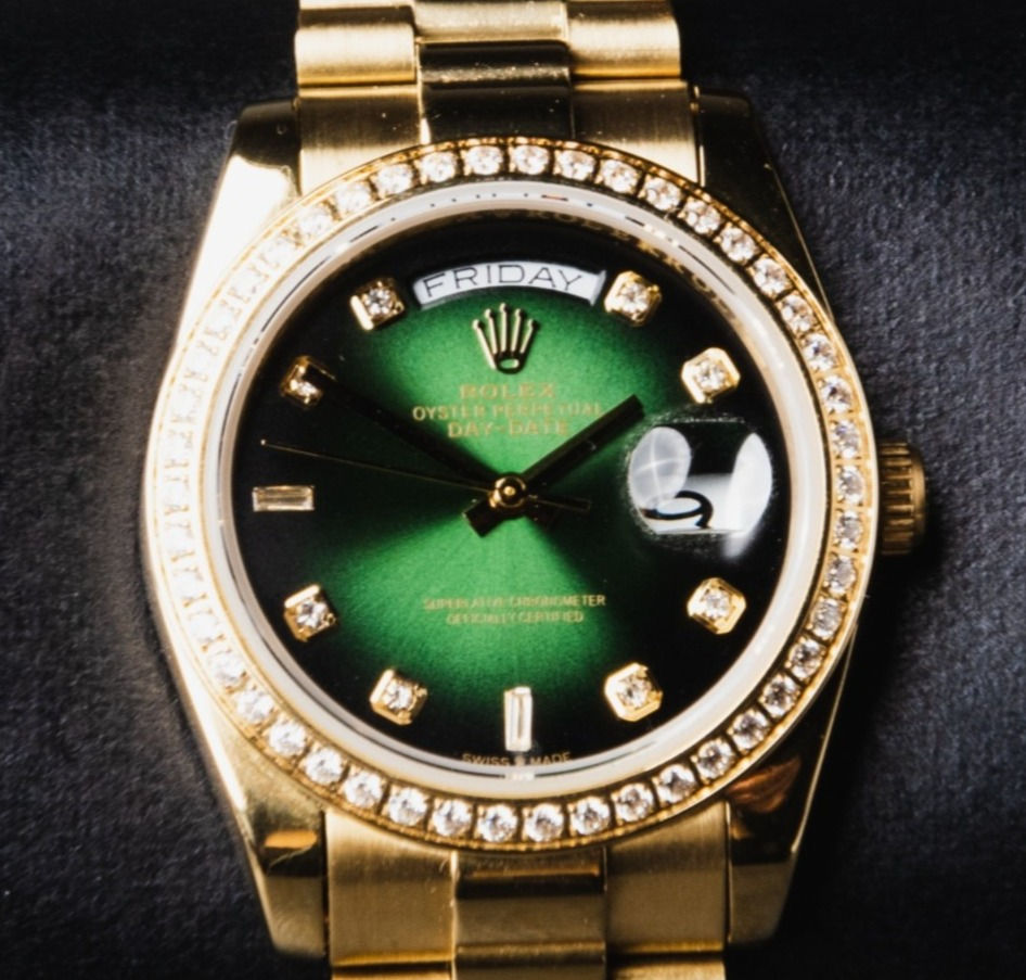 Rolex Day-Date 36mm Dourado Mostrador Verde, Luneta Cravejada