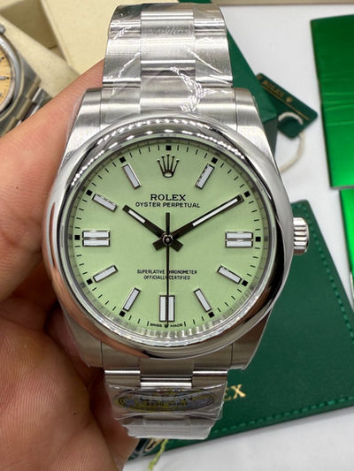 Rolex Oyster Perpetual Oystersteel 41mm, Mostrador Verde Oliva - CLONE