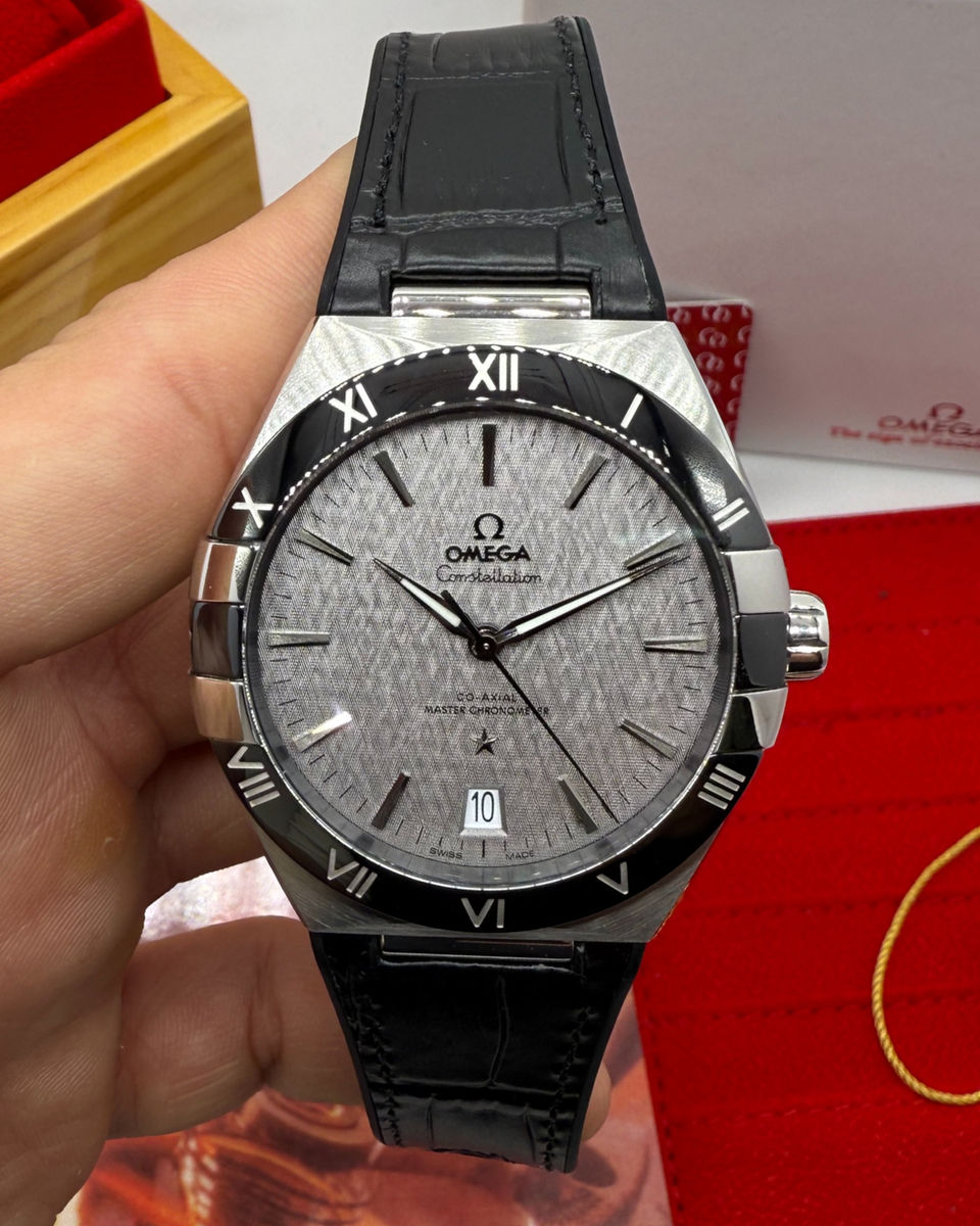 Omega Omega Constellation 41 mm, Aço em Bracelete de Couro