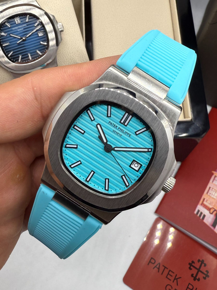 Patek Philippe Nautilus 39mm, Mostrador TIFFANY, Pulseira Borracha