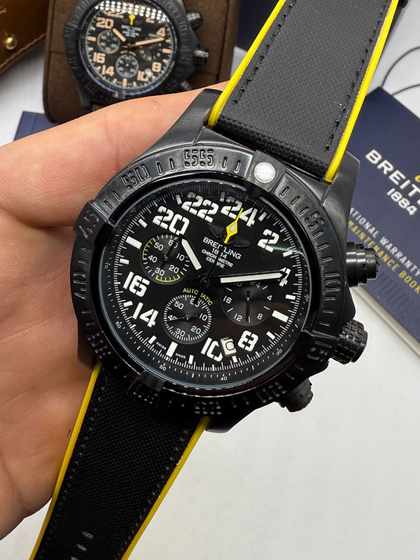 Breitling Super Avenger Aço 46mm Night Mission