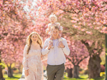 Spring Mini Sessions with Rochelle Elise Photography April and May 2025