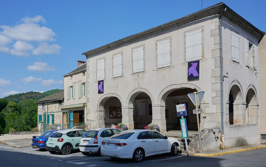 Installation "Les cocottes" à Vabre