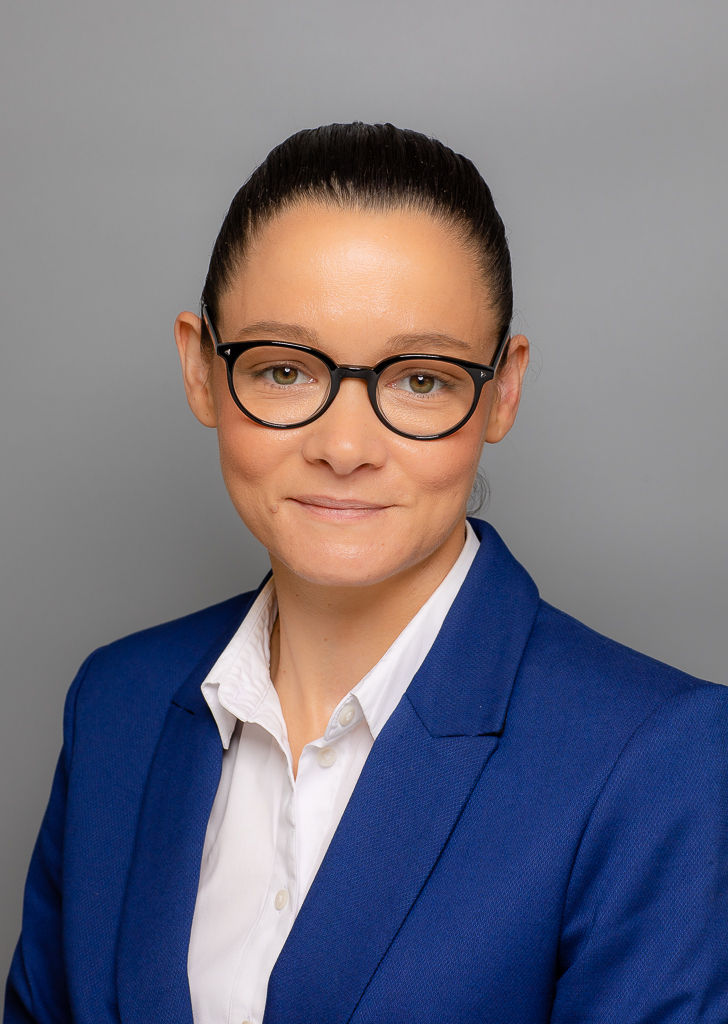 Accountant headshot for LinkedIn