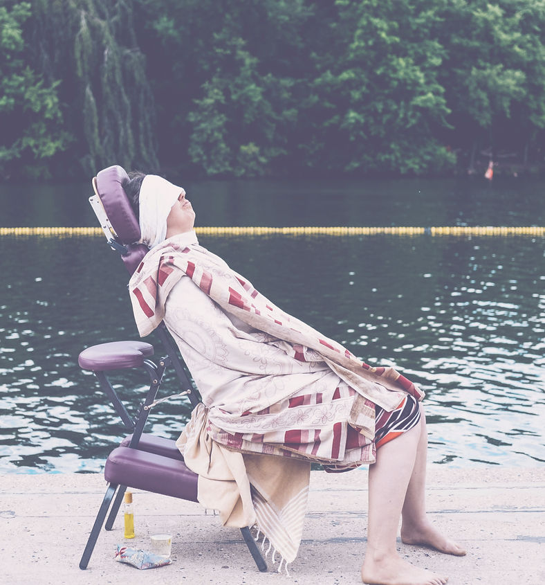 Getting a massage_edited_edited_edited_edited_edited.jpg