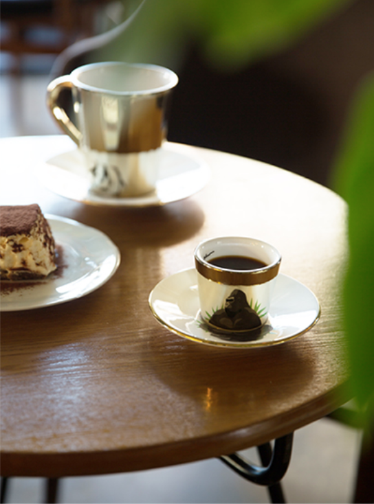 Thumbnail: LUYCHO tall cup & lowland gorilla