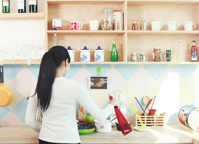 Thumbnail: GRAPE EFFECT smart strap for tablet