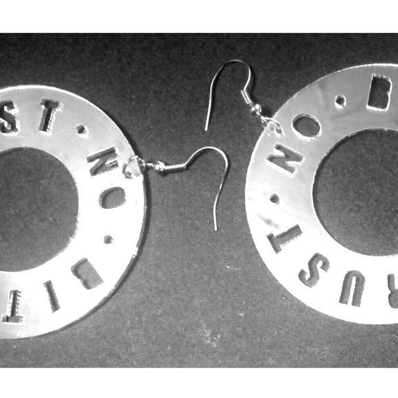 縮圖：Trust No Bitch Earrings - 2 Colors