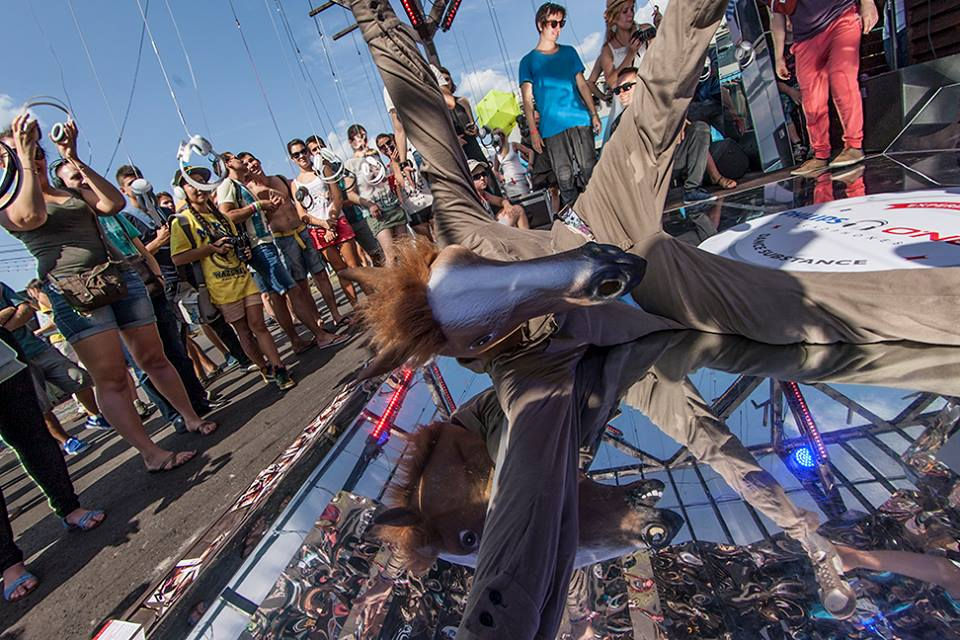 EXPERIMENTAL DANCE FLOOR