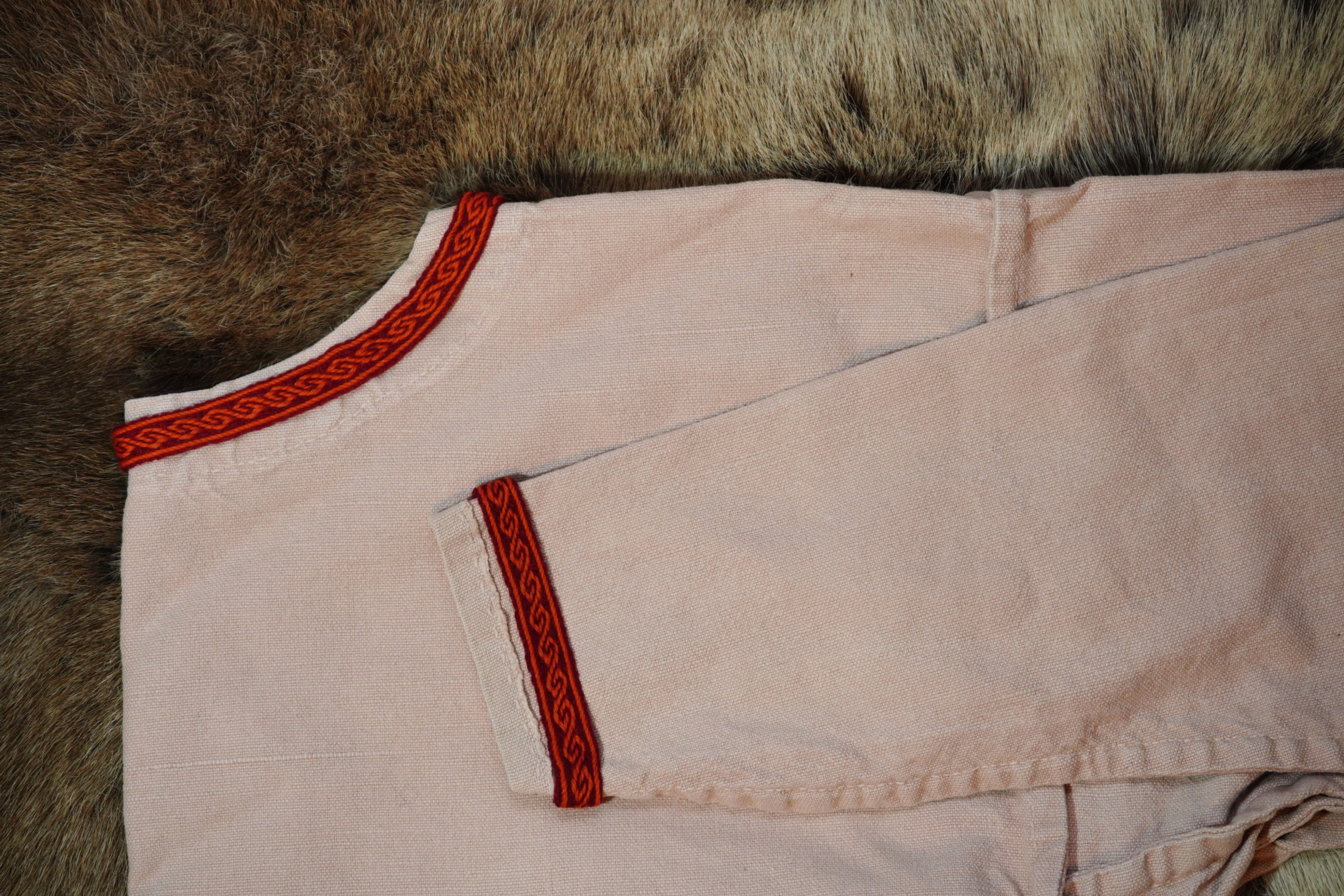 RED AND ORANGE MAMMON STYLE TABLET WEAVE