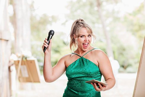 caity-the-celebrant-sunshine-coast-celebrant