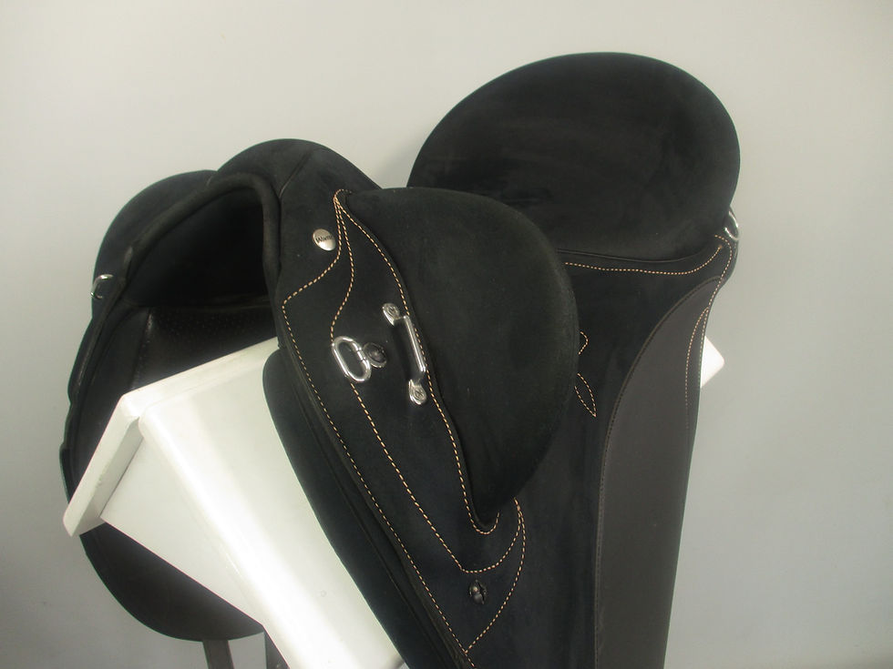 Thumbnail: Wintec Pro Stock Saddle Large Seat