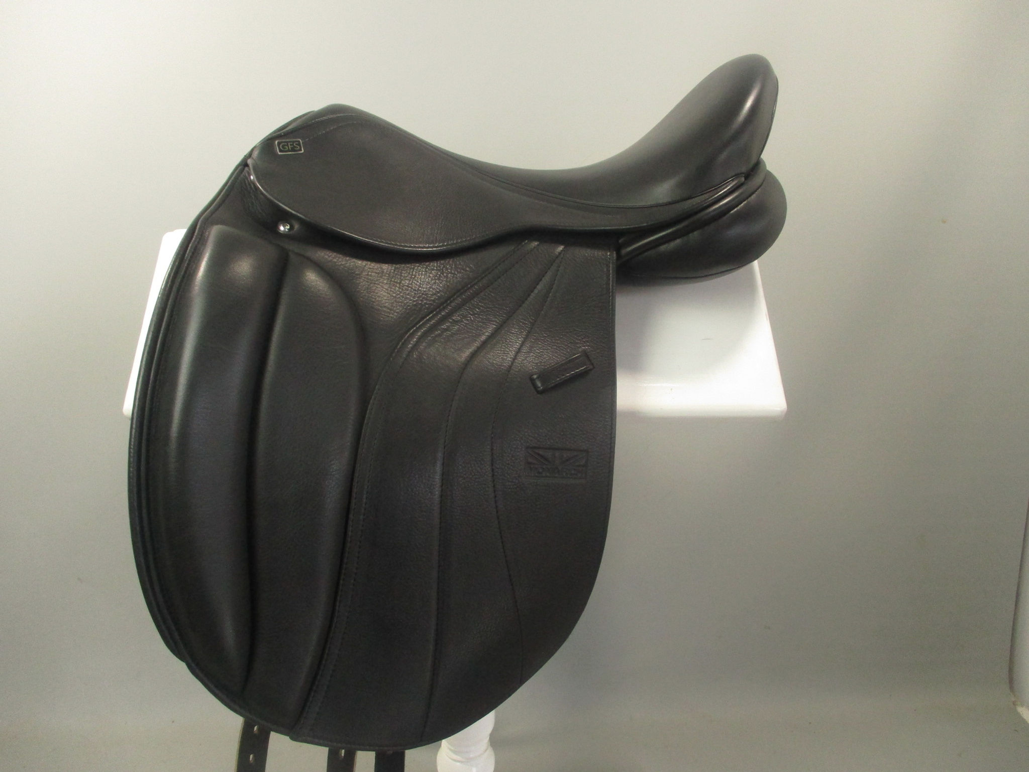 GFS Monarch Cob Dressage Saddle 17.5" Ex Demo