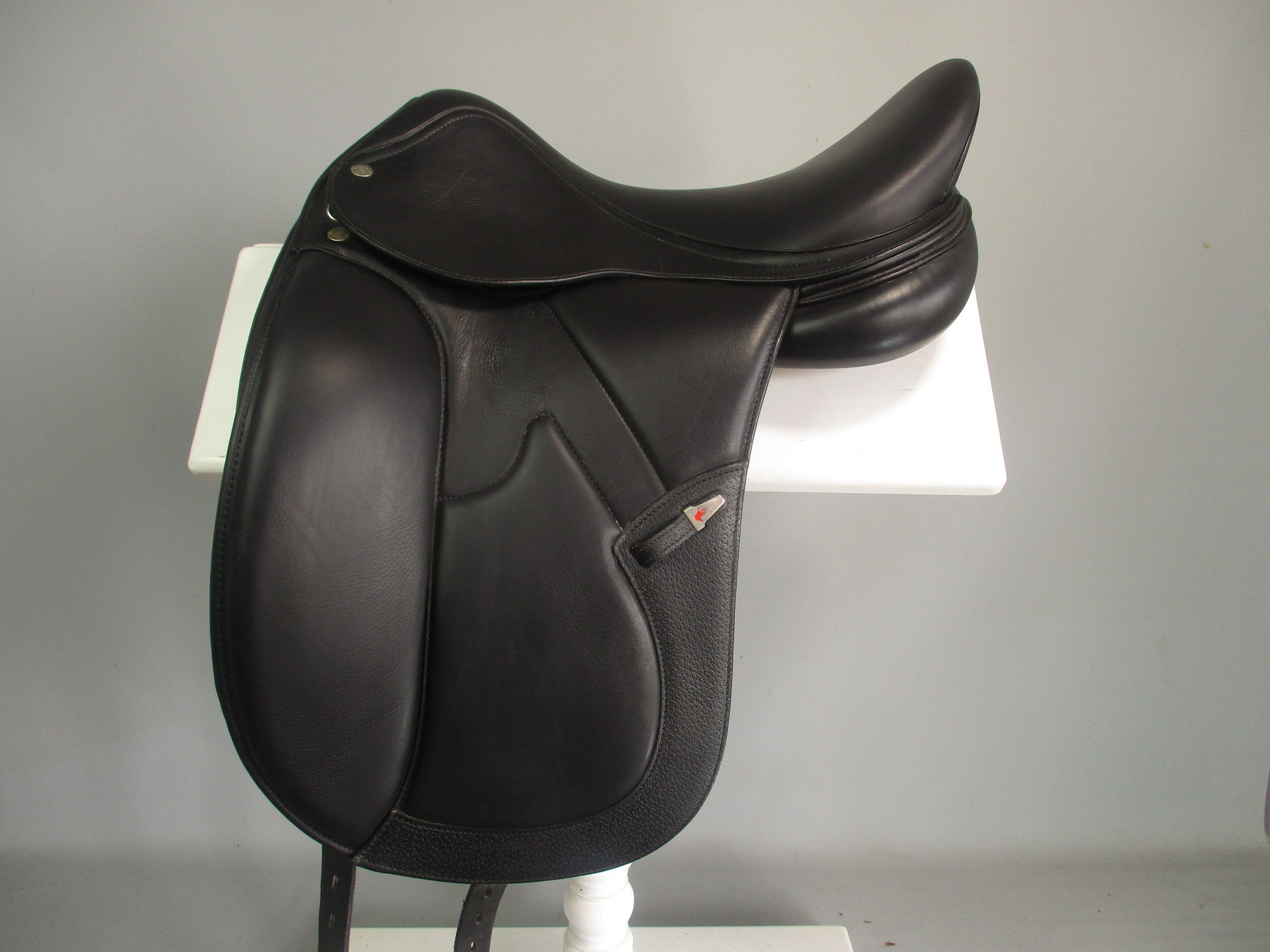 Equipe Bocelli Dressage Saddle 17" +1 MW/W