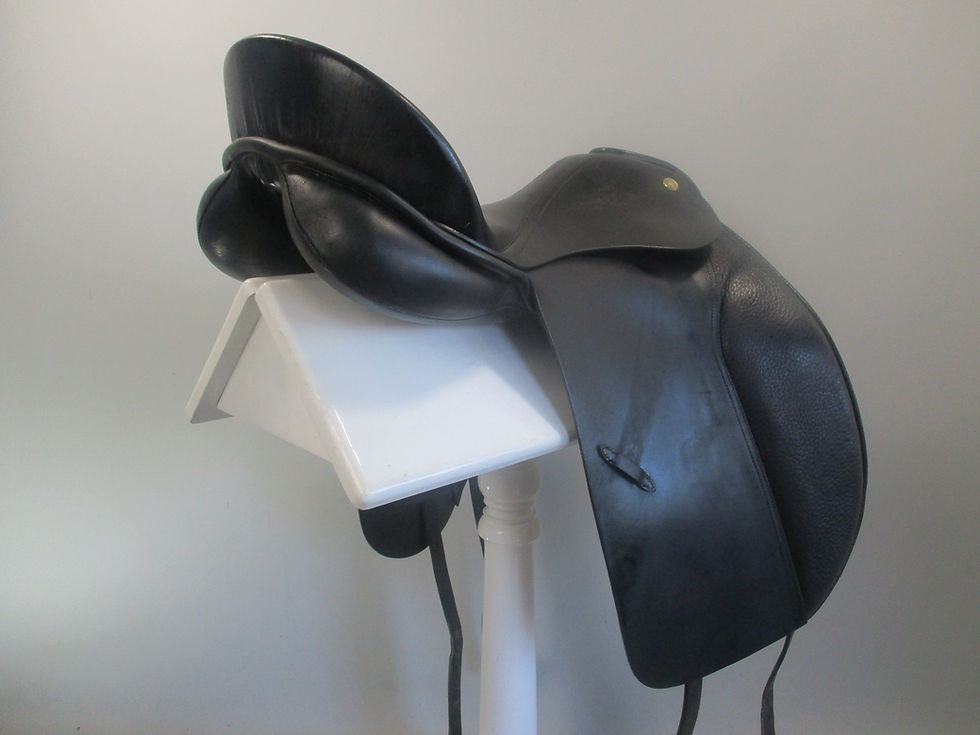 Thumbnail: Otto Schumacher Profi Exklusiv Dressage Saddle 17.5" XW