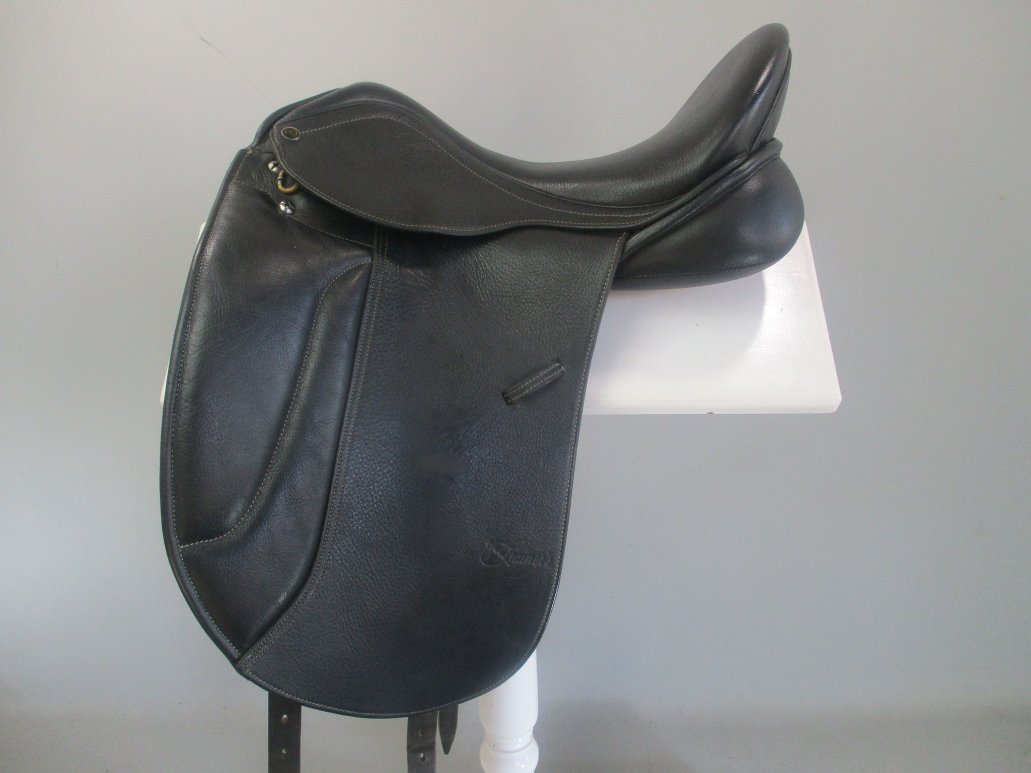 Trainers Mariel Dressage Saddle 17"