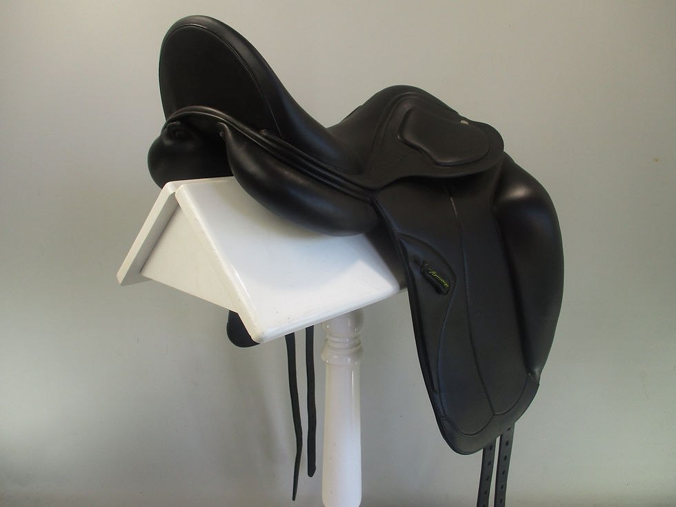 Thumbnail: Amerigo Cortina Pinerola Monoflap Dressage Saddle 17"  +1.5 MW/W