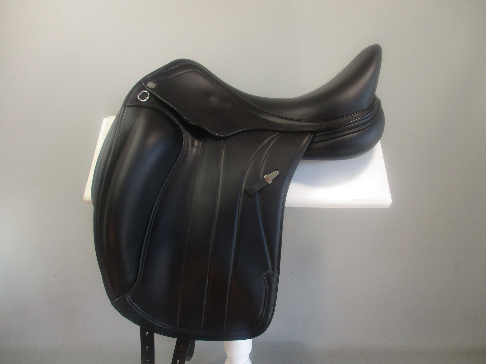 Equipe Viktoria Dressage Saddle 17" W