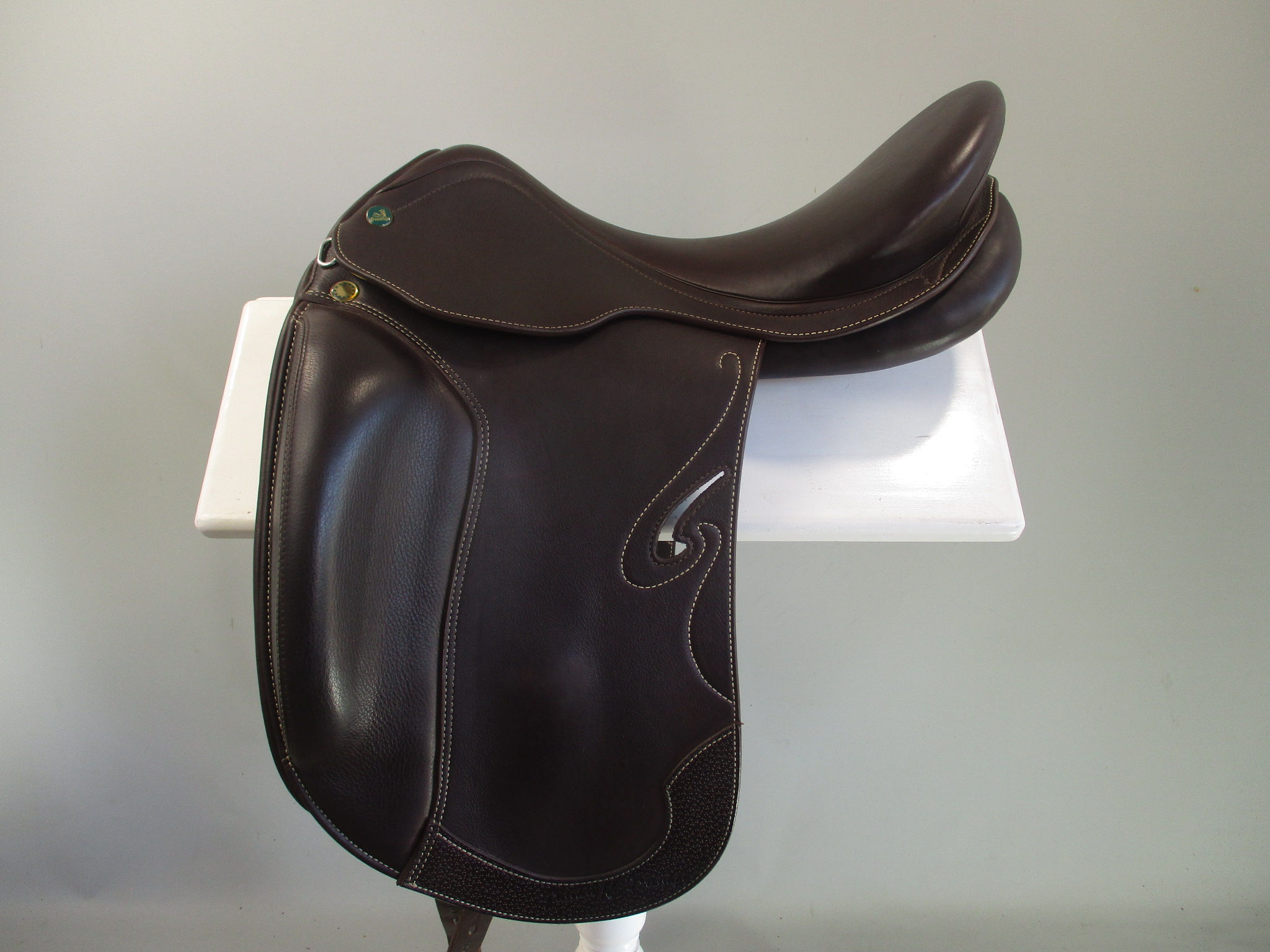 Prestige Passion K Dressage Saddle *BROWN* 17" MW