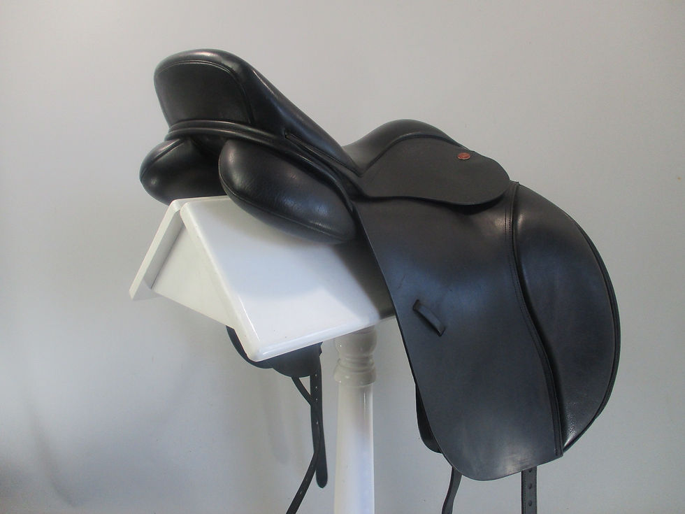 Thumbnail: Kent and Masters Cob Dressage Saddle 17.5"