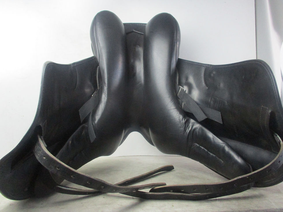 Thumbnail: Hennig MFT Dressage Saddle 18" MW