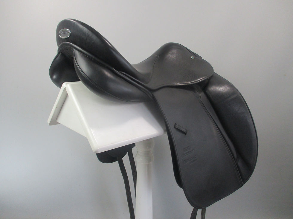 Thumbnail: Stubben Maestoso de Luxe Dressage Saddle 17.5" W