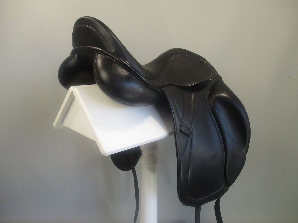 Thumbnail: PDS Escapado Monoflap Dressage Saddle 17"