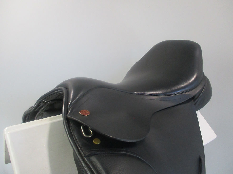Thumbnail: Kent and Masters Cob Dressage Saddle 17.5"