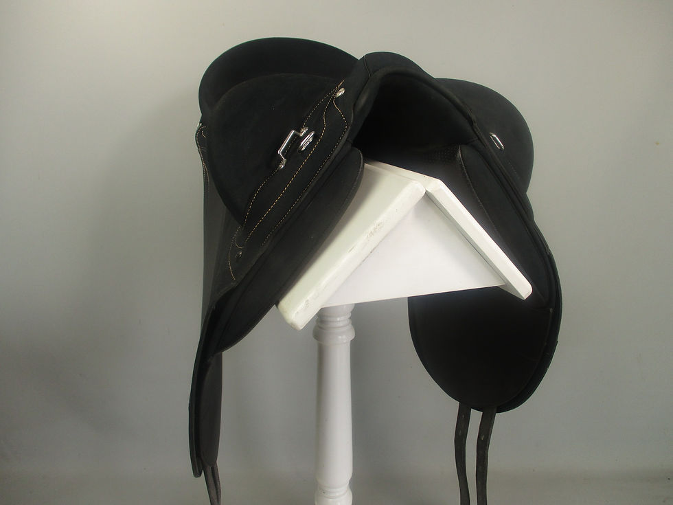 Thumbnail: Wintec Pro Stock Saddle Large Seat