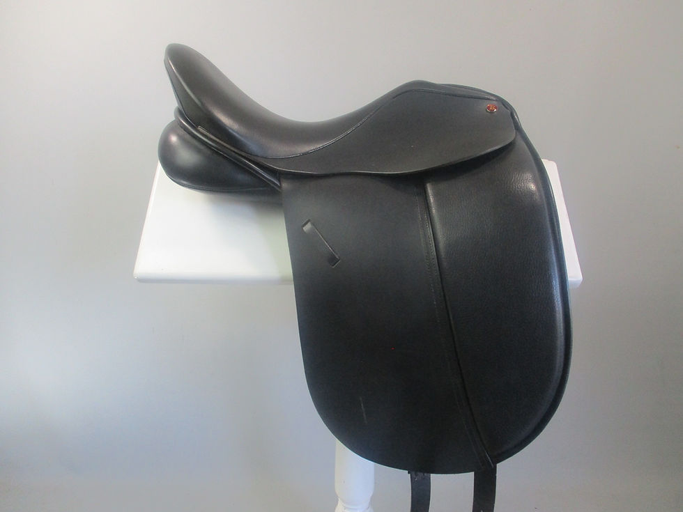 Thumbnail: King (Windsor) Dressage Saddle 17" No4 fit  MW-W