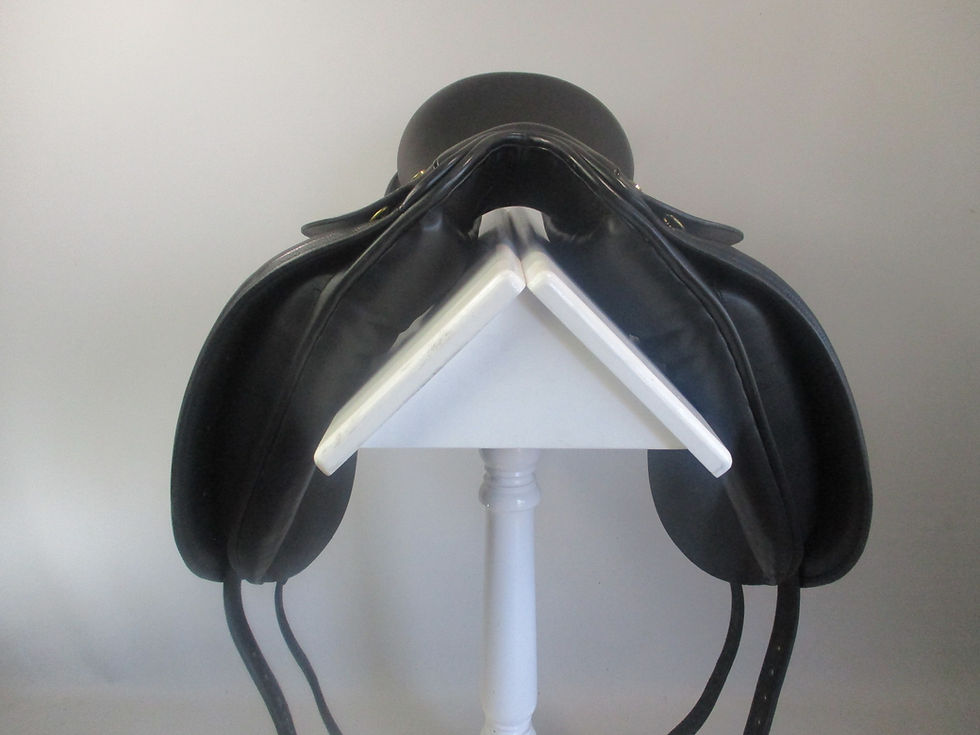Thumbnail: King (Windsor) Dressage Saddle 17" No4 fit  MW-W