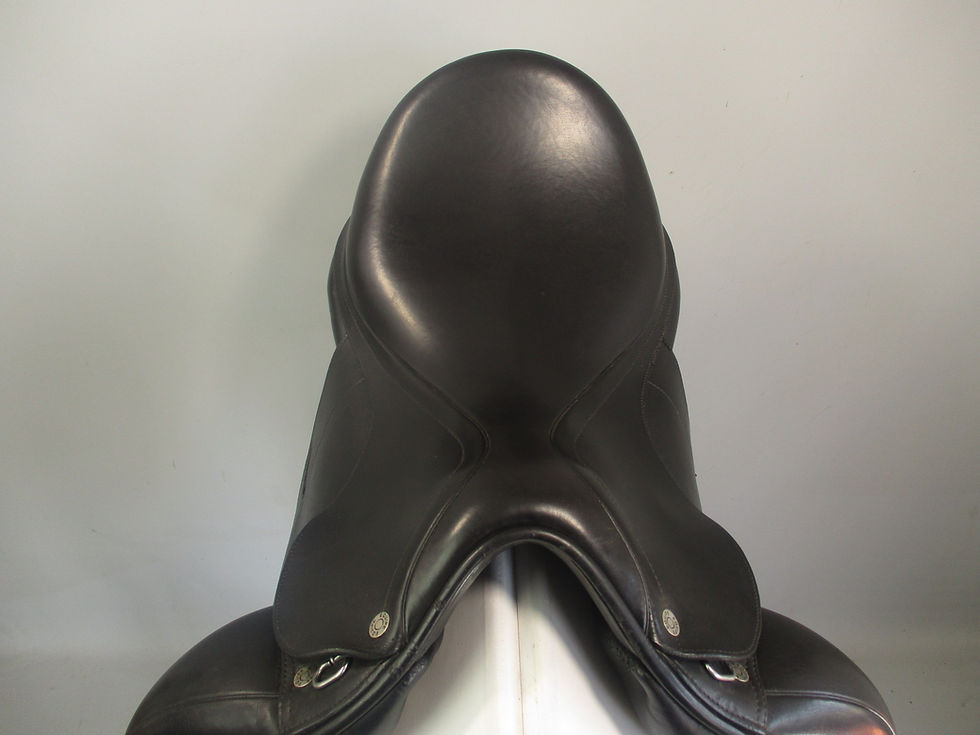 Thumbnail: Equipe Emporio Dressage Saddle 17" +1/MW