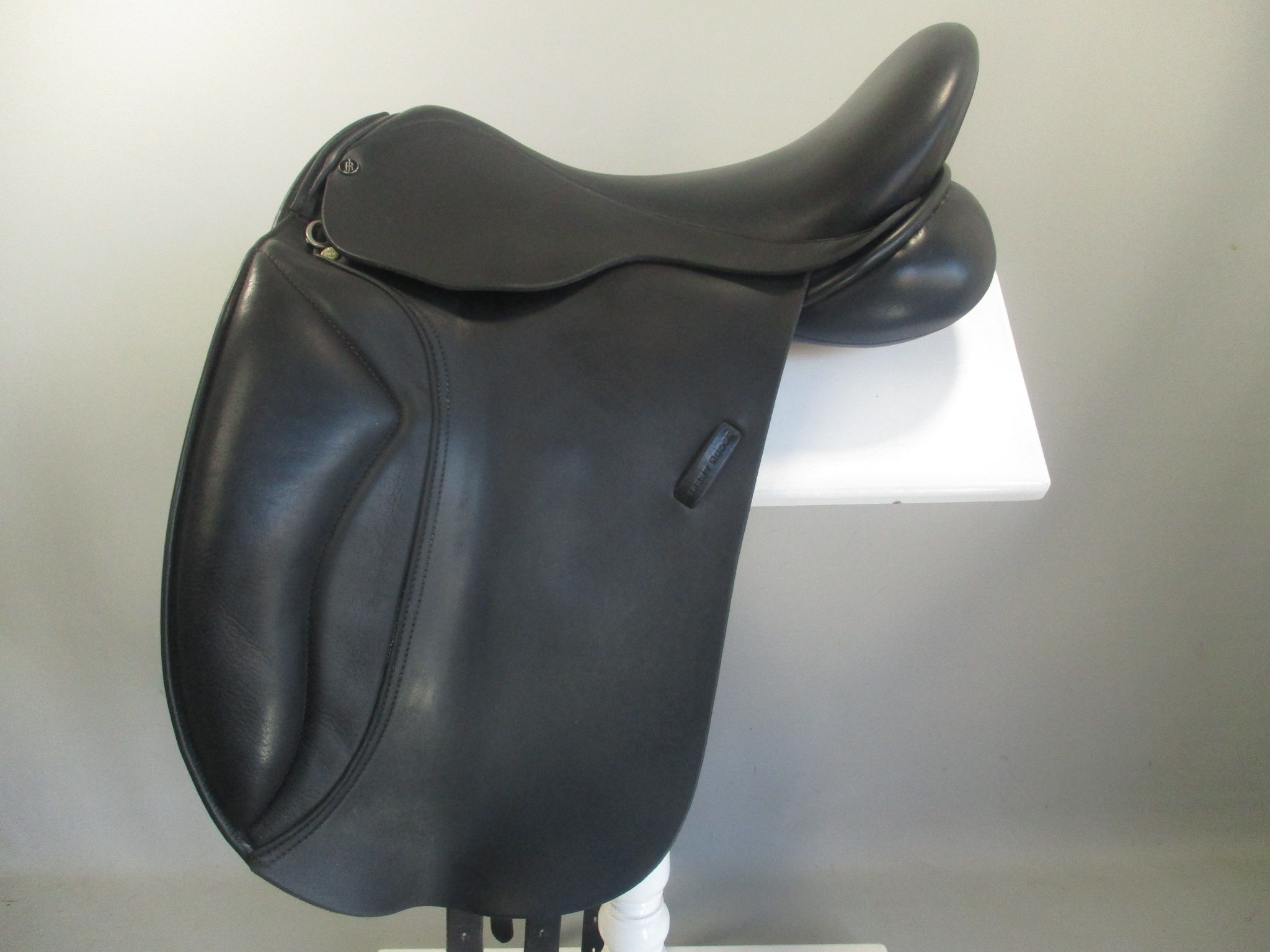 Jeremy Rudge Remy Dressage Saddle 17.5" W/XW