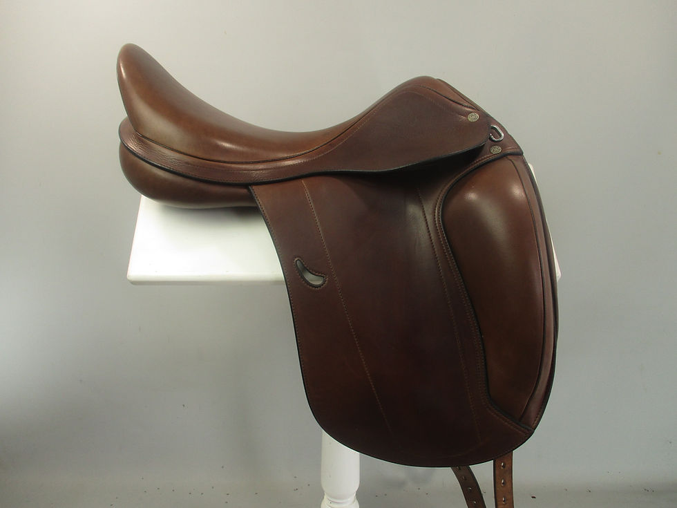 Thumbnail: Equipe Emporio Dressage Saddle 17.5"/18" M-MW