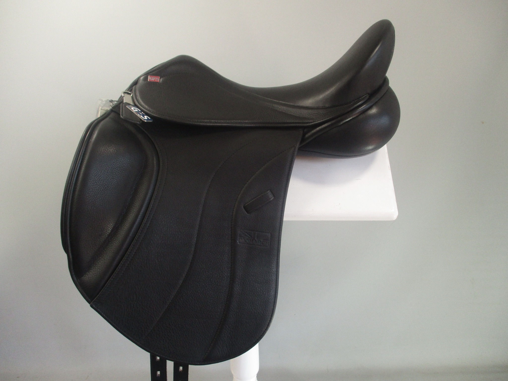 GFS Apex (High Profile) Dressage Saddle 17.5"