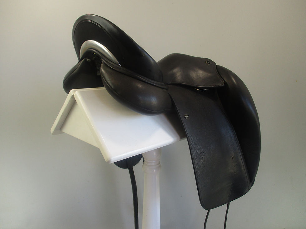 Thumbnail: WOW Club Dressage Saddle Size 1/17" MW