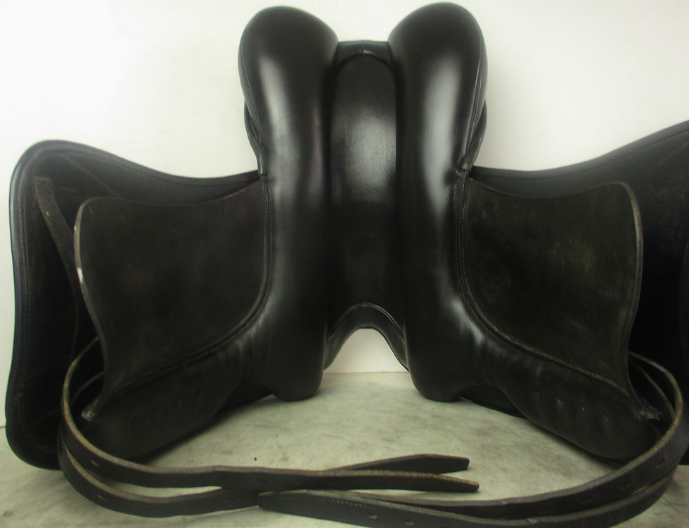 Thumbnail: Zaldi Sanjorge Dressage Saddle 17.5" W