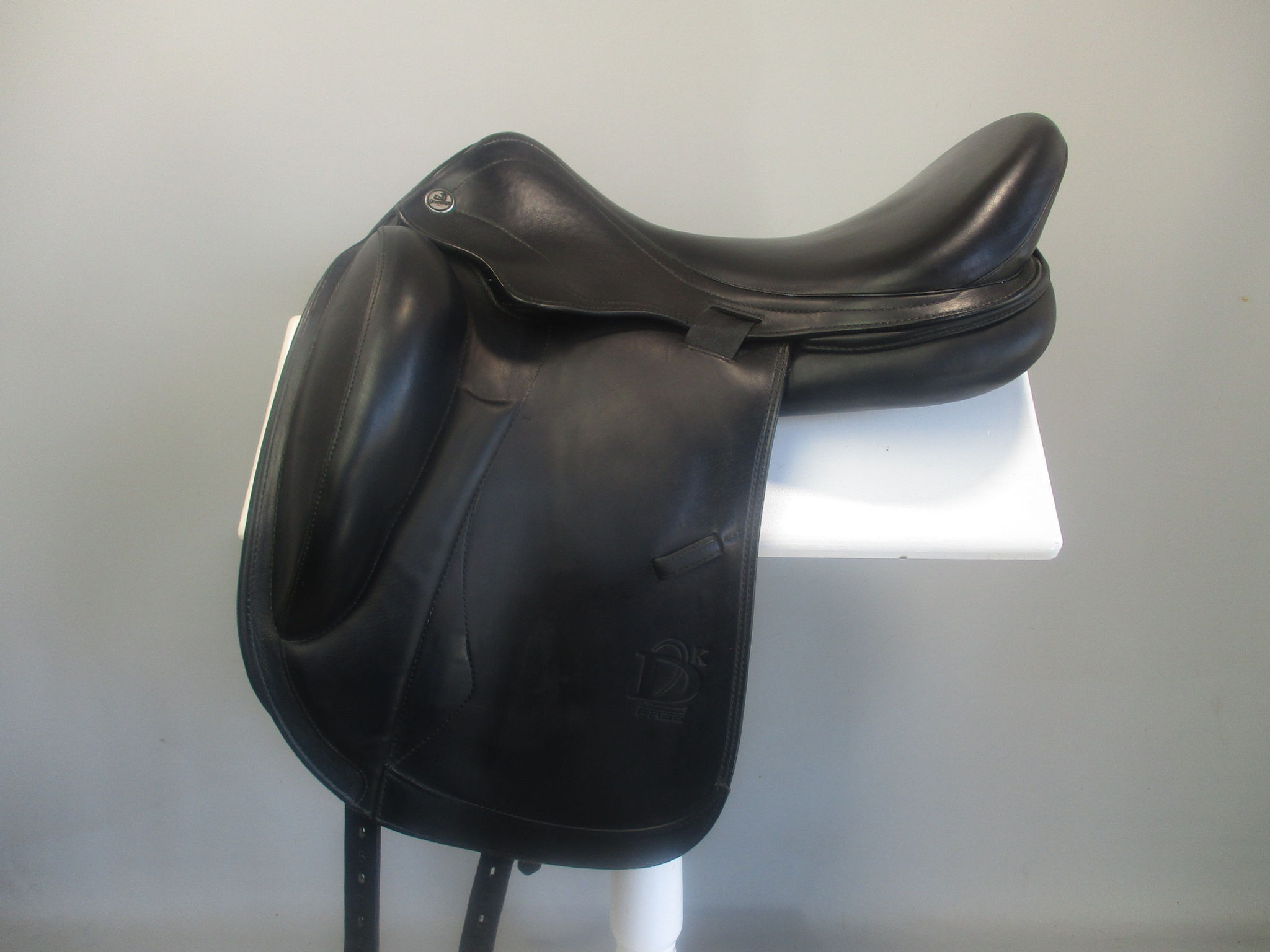 Prestige X-D2 K Free Dressage Saddle 17.5" - 18" M-MW